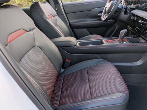 New 2026 Nissan Kicks SR FWD image 32