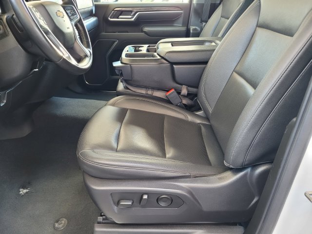Used 2025 Chevrolet Silverado 2500 LTZ AWD/4WD image 17