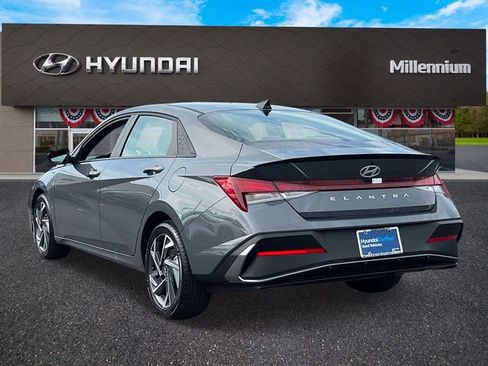 Certified 2025 Hyundai Elantra Sport FWD image 7