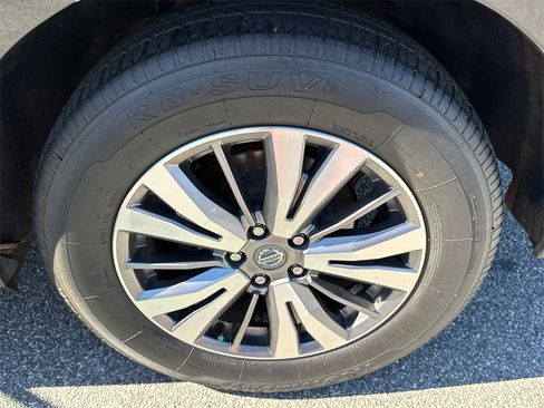 Used 2020 Nissan Pathfinder SV image 19