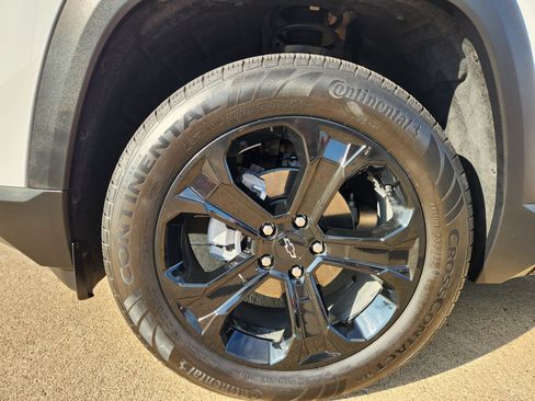 Certified 2025 Chevrolet Equinox LT w/ Convenience Package II image 11