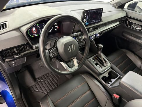 Used 2025 Honda CR-V Sport Touring image 4