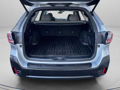Used 2020 Subaru Outback Premium image 7