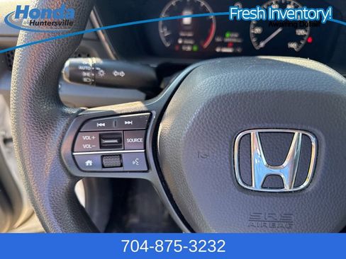 Used 2023 Honda CR-V EX image 18