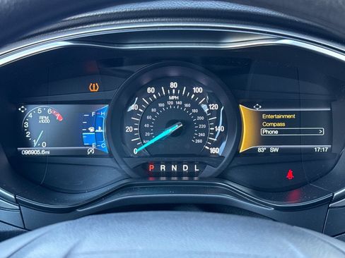 Used 2020 Ford Fusion SE FWD image 40