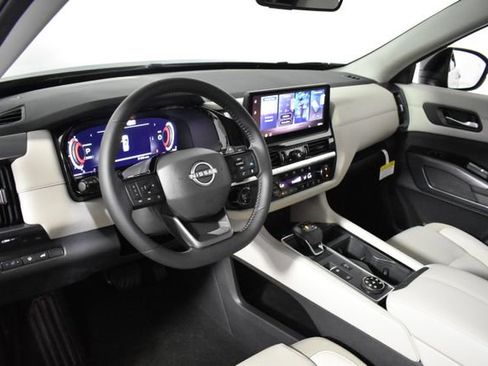 New 2026 Nissan Pathfinder SL AWD/4WD image 13