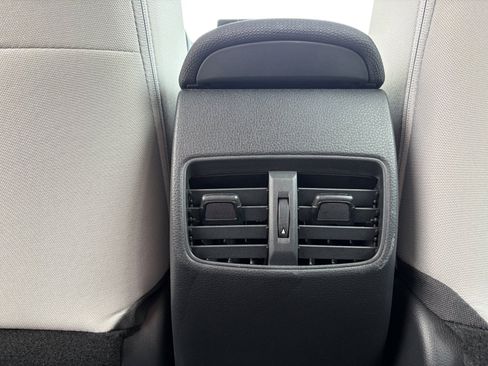 Used 2023 Toyota Corolla Cross L AWD/4WD image 31