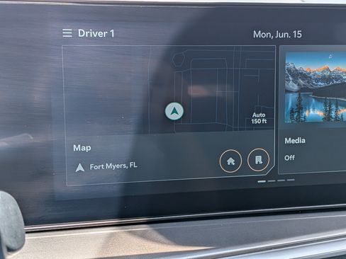 Used 2025 Kia Sorento S FWD image 35