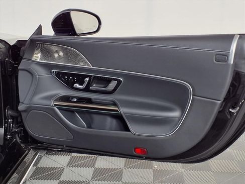 Used 2023 Mercedes-Benz SL 43 AMG w/ Driver Assistance Package image 8