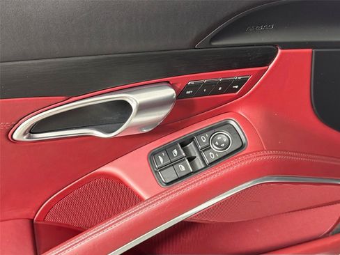 Certified 2018 Porsche 911 Cabriolet image 31