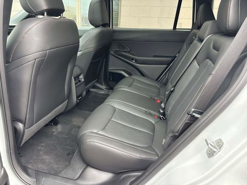 New 2026 Jeep Cherokee Overland image 7