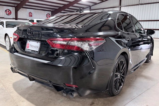 Used 2022 Toyota Camry XSE FWD image 2