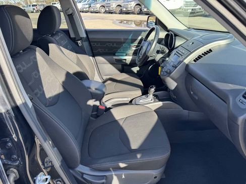 Used 2013 Kia Soul + image 12
