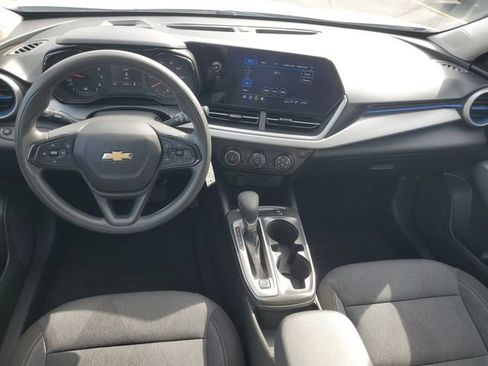 Certified 2024 Chevrolet Trax LS w/ LS Convenience Package FWD image 10