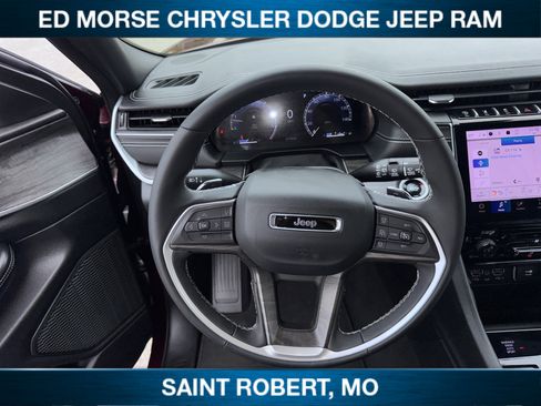 Used 2024 Jeep Grand Cherokee Limited AWD/4WD image 25