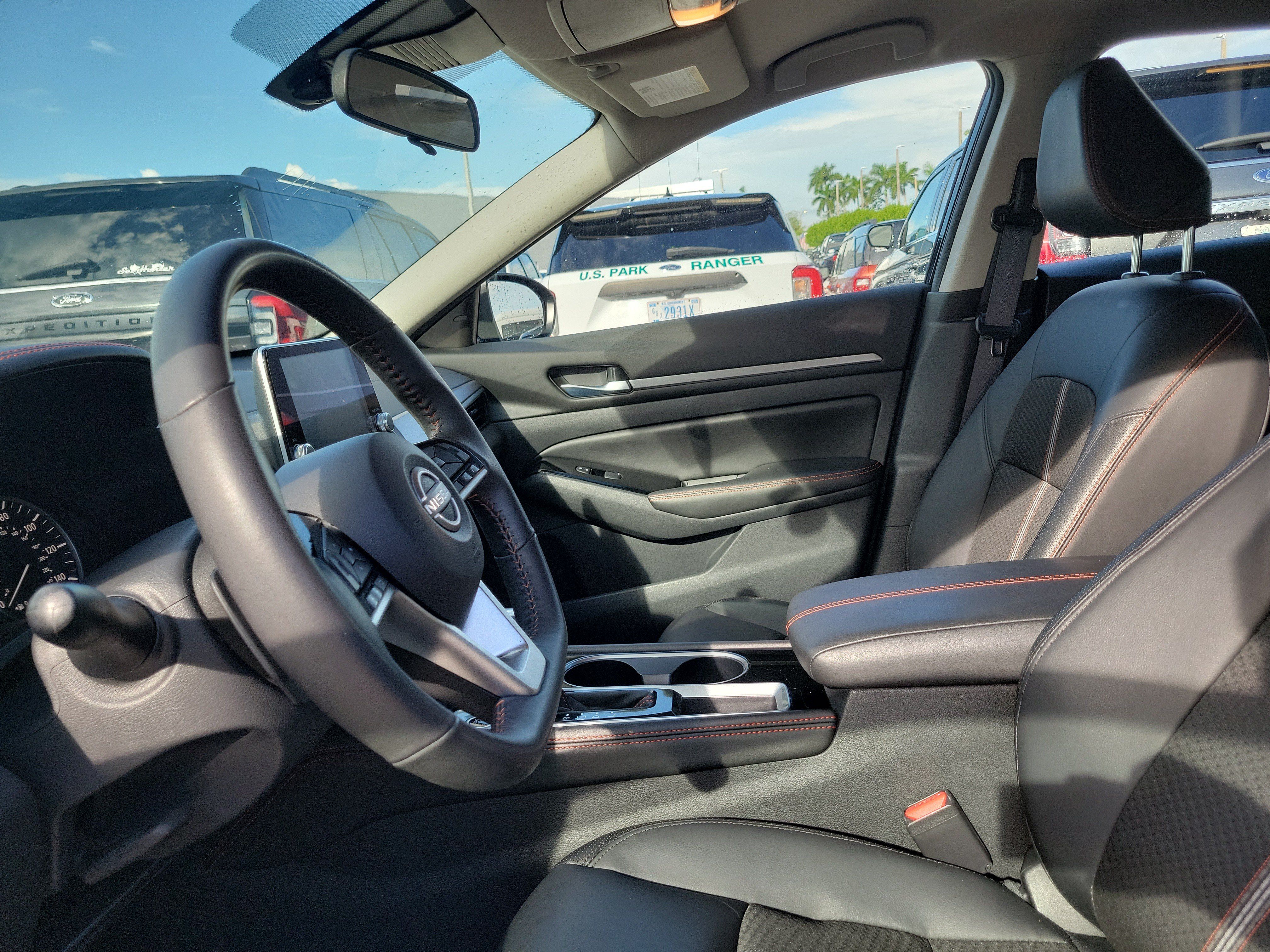 Used 2024 Nissan Altima 2.5 SR FWD image 11