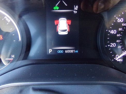 Used 2022 Toyota Sienna XLE image 22