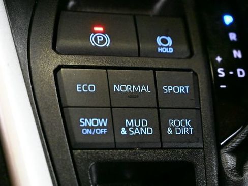Used 2022 Toyota RAV4 XLE w/ Convenience Package AWD/4WD image 25