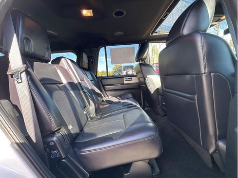 Used 2017 Ford Expedition Limited image 12