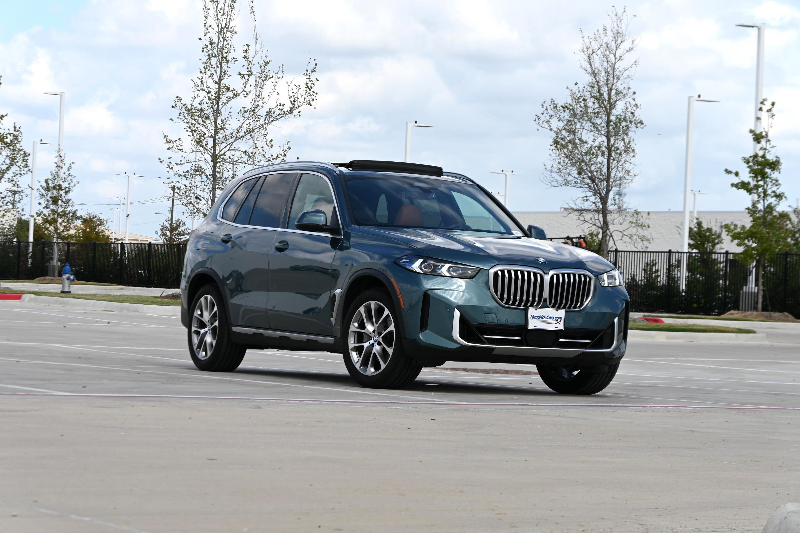 Certified 2024 BMW X5 xDrive40i w/ Premium Package AWD/4WD image 2