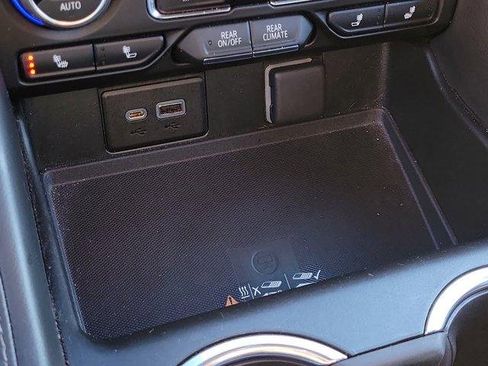 Used 2022 Chevrolet Tahoe Z71 w/ Off-Road Capability Package image 33