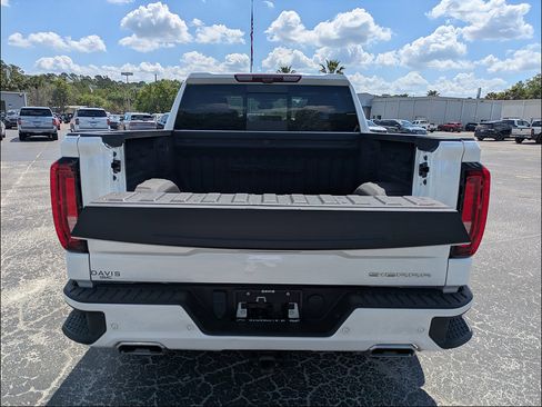 Used 2024 GMC Sierra 1500 Denali w/ Denali Reserve Package AWD/4WD image 10