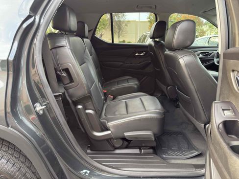 Used 2019 Chevrolet Traverse LT w/ LPO, Floor Liner Package FWD image 69