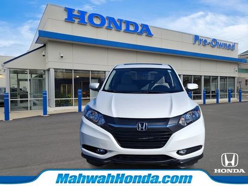 Used 2018 Honda HR-V EX image 2