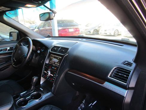 Used 2016 Ford Explorer Limited image 10