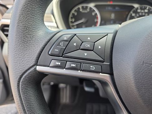 Used 2025 Nissan Altima 2.5 SV FWD image 29