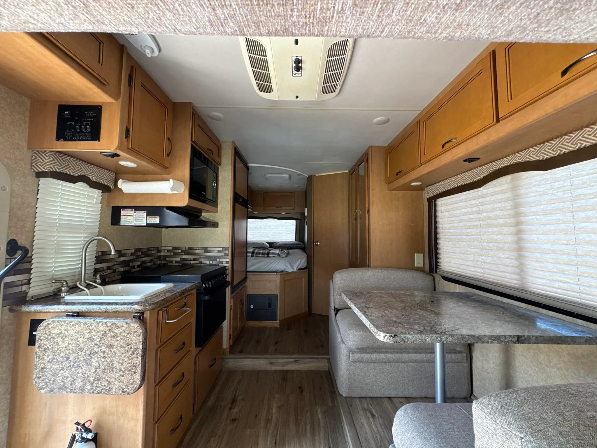 Used 2017 Ford E-450 and Econoline 450 Super Duty w/ Motorhome Prep Package RWD image 36