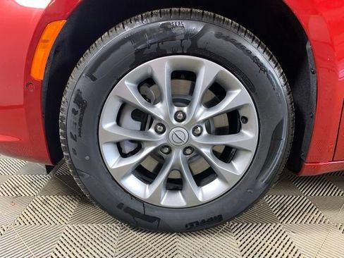 New 2026 Chrysler Pacifica Select image 8