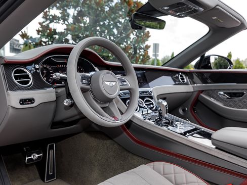 Used 2024 Bentley Continental GT Speed image 22