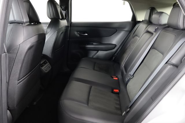 Used 2024 Nissan Ariya AWD image 16