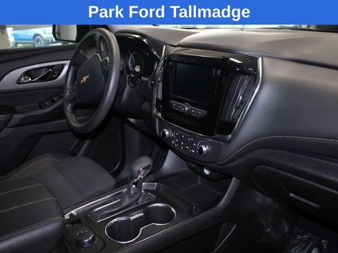 Used 2021 Chevrolet Traverse LS FWD image 23