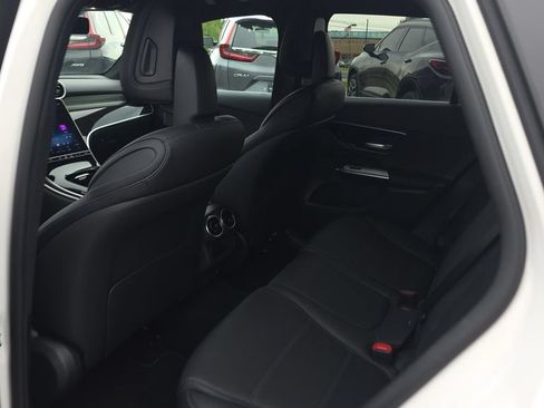 Certified 2025 Mercedes-Benz GLC 300 image 23