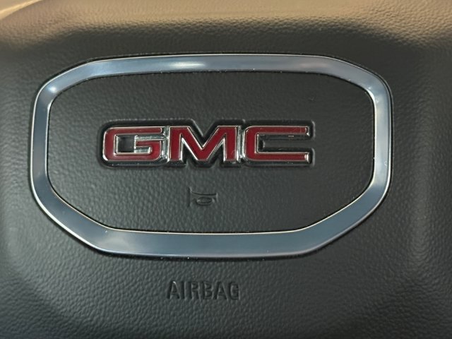 Used 2025 GMC Sierra 2500 AT4 w/ AT4 Premium Plus Package AWD/4WD image 5