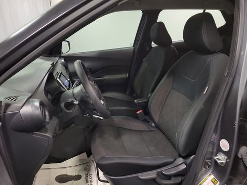 Used 2020 Nissan Kicks S image 14