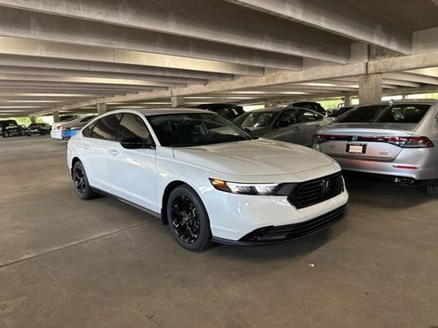 Used 2025 Honda Accord SE image 3