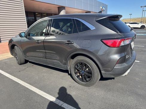 Certified 2020 Ford Escape SE image 3