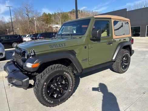 Used 2022 Jeep Wrangler Willys image 12
