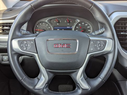 Used 2023 GMC Acadia SLT image 21