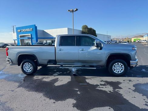 Used 2024 Chevrolet Silverado 3500 LTZ image 2