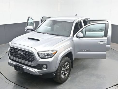Used 2019 Toyota Tacoma TRD Sport AWD/4WD image 50