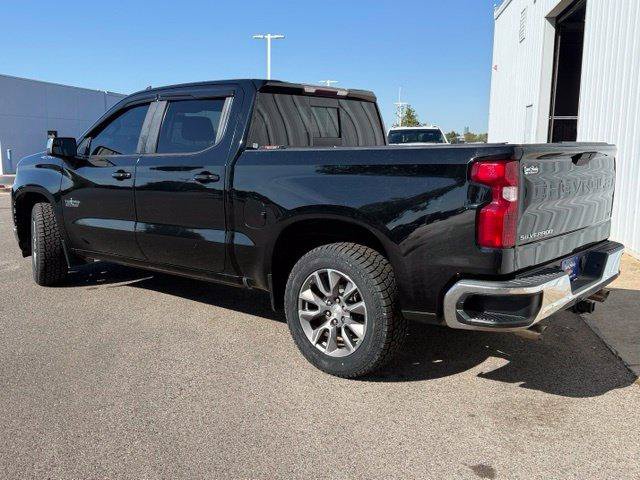 Used 2021 Chevrolet Silverado 1500 LT w/ Convenience Package II RWD image 2