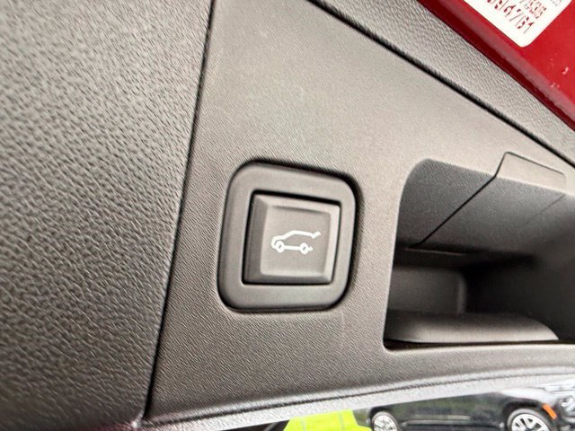 Used 2024 Cadillac XT5 Sportv w/ Technology Package AWD/4WD image 8