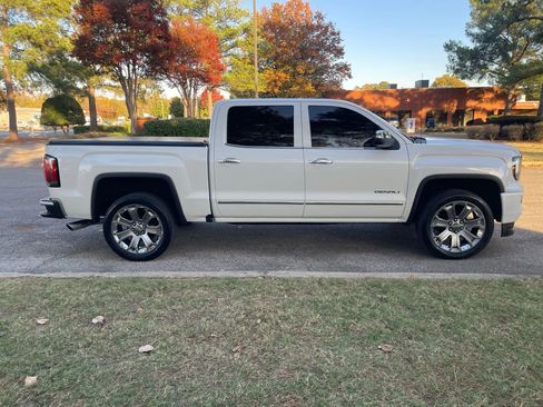 Used 2017 GMC Sierra 1500 Denali w/ Denali Ultimate Package image 6