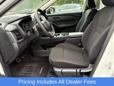 Used 2025 Nissan Rogue S AWD/4WD image 17