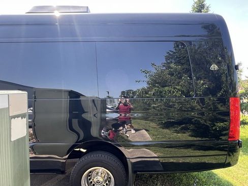 Used 2021 Mercedes-Benz Sprinter 3500 w/ Comfort Plus Package image 8