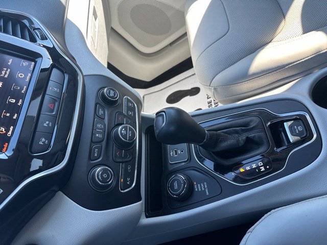 Used 2021 Jeep Cherokee Limited w/ Elite Package AWD/4WD image 33